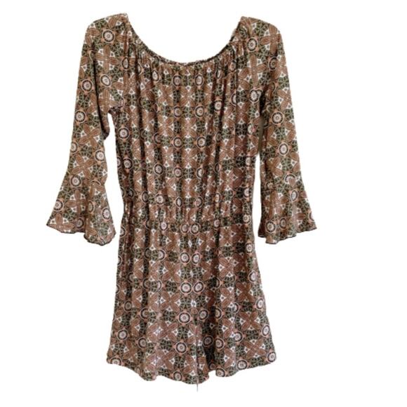 Du Jour Romper Off The Shoulder Bell Sleeves Print Romper Size Medium - Picture 12 of 15